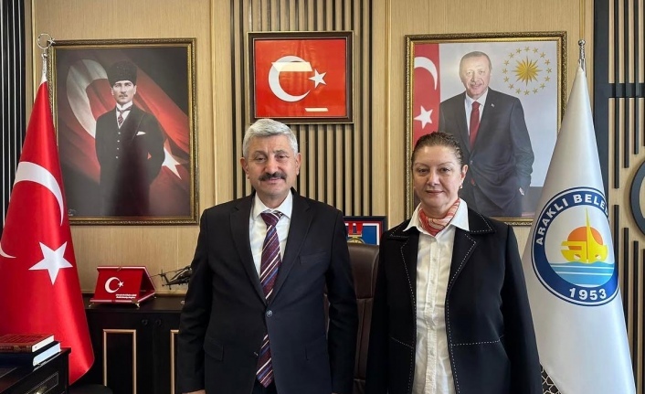 Başkonsolos Demirel Başkan Çebi’yi ziyaret etti.