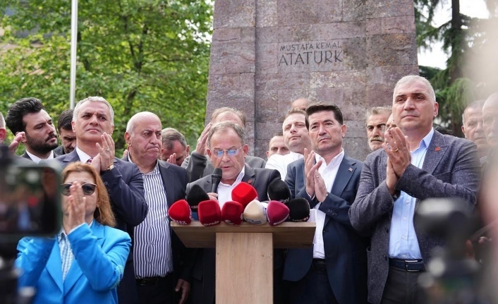 CHP’liler Atatürk alanında.