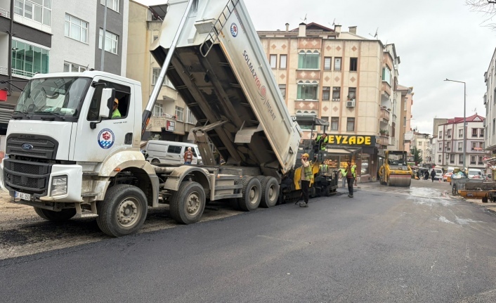 BÜYÜKŞEHİR'İN YOL ÇALIŞMALARI ARALIKSIZ SÜRÜYOR