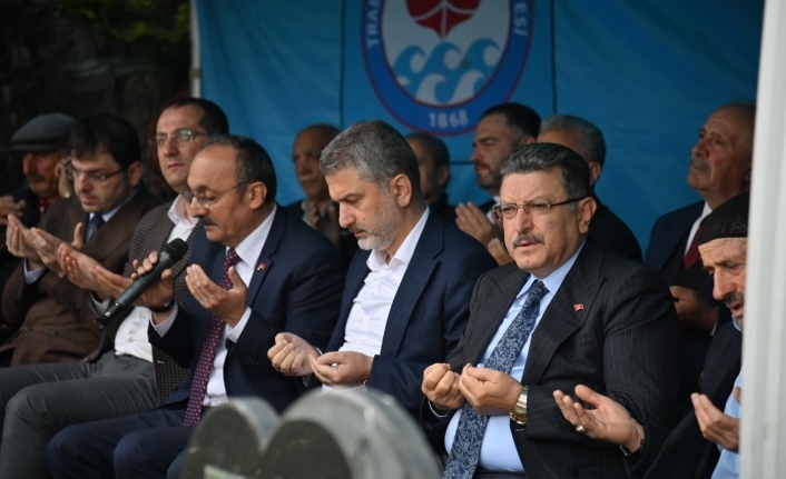 BAŞKAN GENÇ: MUSTAFA CUMUR HİZMETLERİYLE İZ BIRAKTI
