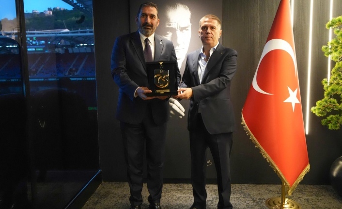 Maç öncesi dostluk yemeği