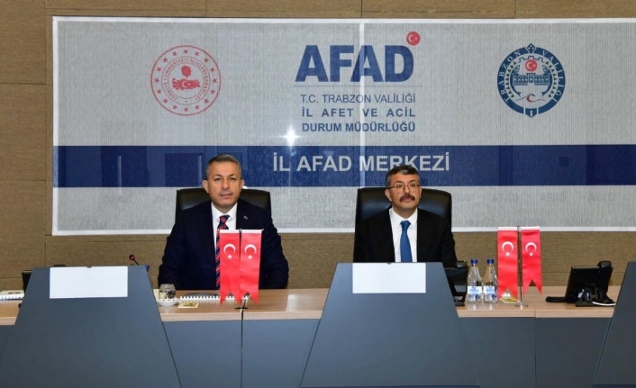 bakan yardımcısı Ali Çelik Kaymakamlar ve belediye baskanları toplandı