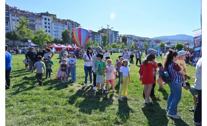 Kültür yolu Festivali’ne çocuklar büyük ilgi gösterdiler.