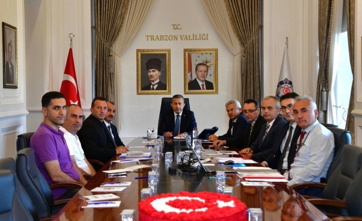 Vali Şahin eğitime gereken önemi vermeliyiz.