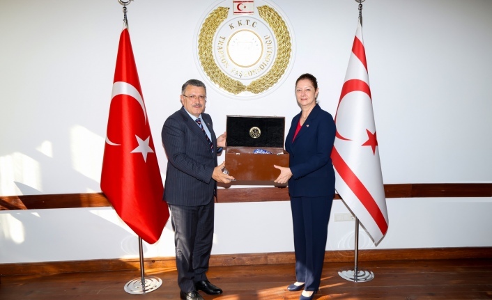 BAŞKAN GENÇ'TEN KKTC BAŞKONSOLOSU DEMİREL'E ZİYARET