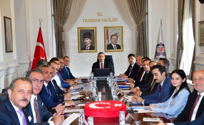Vali Şahin denizde boğulma vakalarına karşı alınacak önlemleri tartıştı.