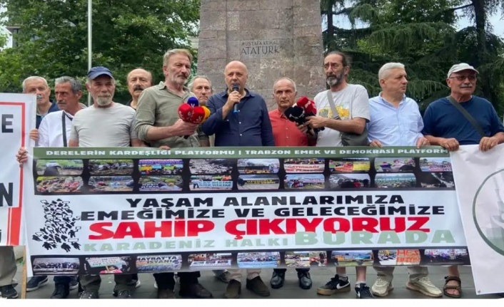 Derelerin kardeşliği Atatürk alanında.