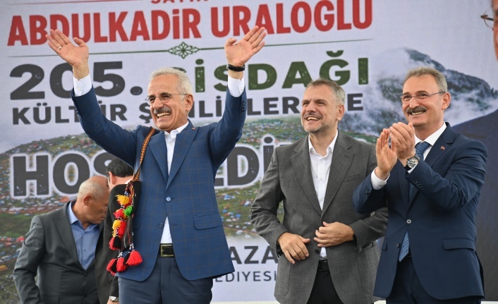 BAŞKAN GENÇ: BU KADİM TOPRAKLARDA AL BAYRAĞIMIZIN GÖLGESİNDE İLELEBET VAR OLACAĞIZ