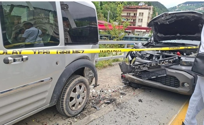 Çaykara’da trafik kazası 7 yaralı.