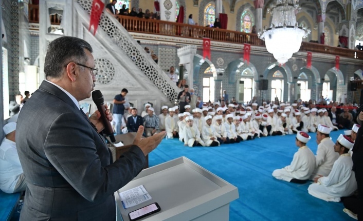 BAŞKAN GENÇ: “KUR’AN’IN MESAJINI YAŞAMAK VE YAŞATMAK EN BÜYÜK SORUMLULUĞUMUZDUR”