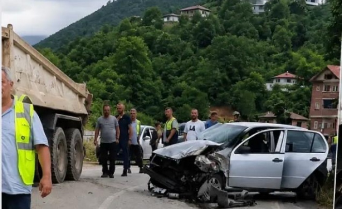 Yomra’da trafik kazası 5 yaralı.
