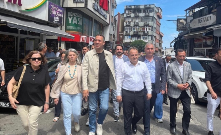 Ali mahir başarır lider gibi.