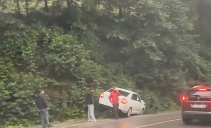 Düzköy’de trafik kazası 1. yaralı.
