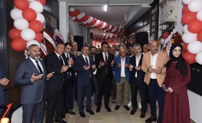 Trabzon Ticaret ve Sanayi Odası Başkanı Erkut Çelebi, İPA Market’in Trabzon’daki 11’inci şubesinin açılış törenine katıldı.
