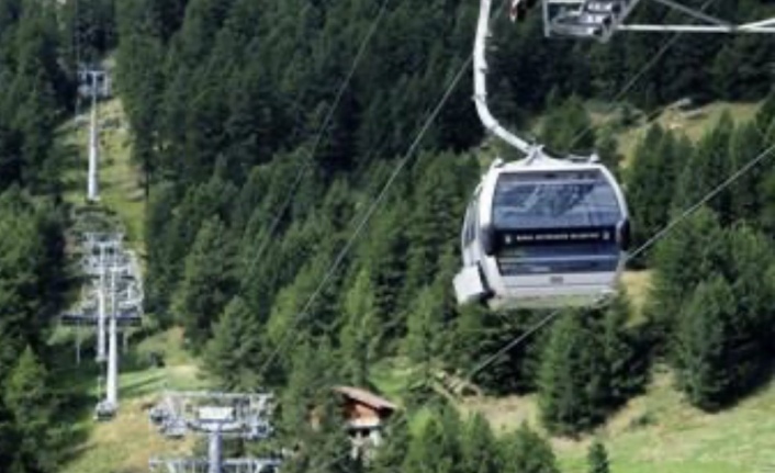 Çaykara Uzungöl’de teleferik’ten düşen şahıs yaralandı.