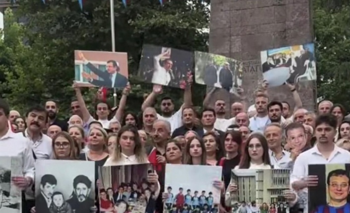 Yeni gençler Atatürk alanında.