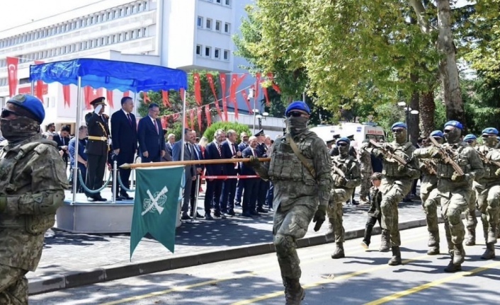 30 Ağustos zafer bayramı trabzon’da törenlerle kutlandı.