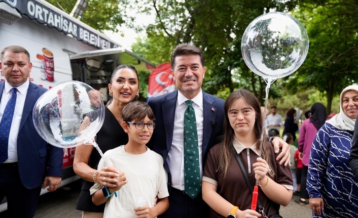 ORTAHİSAR, ÇOCUK ŞENLİĞİ İLE KARNAVAL HAVASINDA BİR AKŞAM YAŞADI