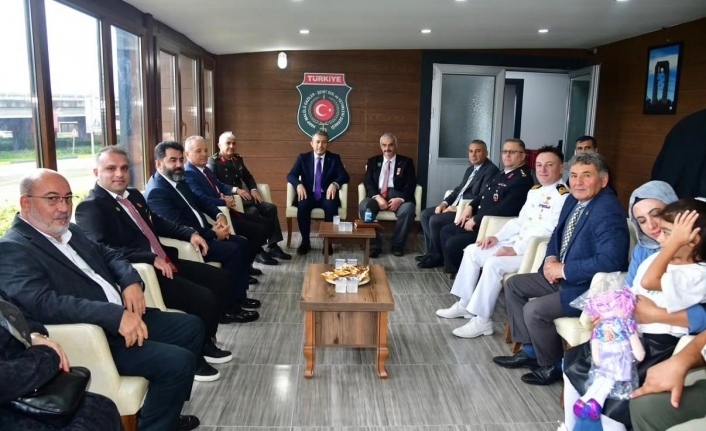 Trabzon Bürokrasisi Gaziler Derneği’ni ziyaret ettiler