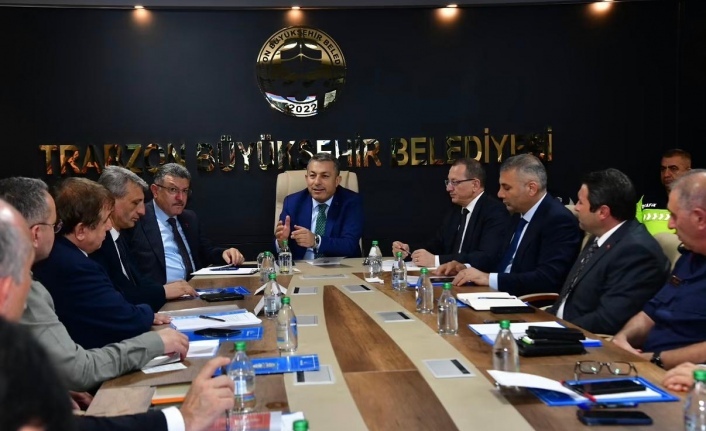 Vali Şahin topladı