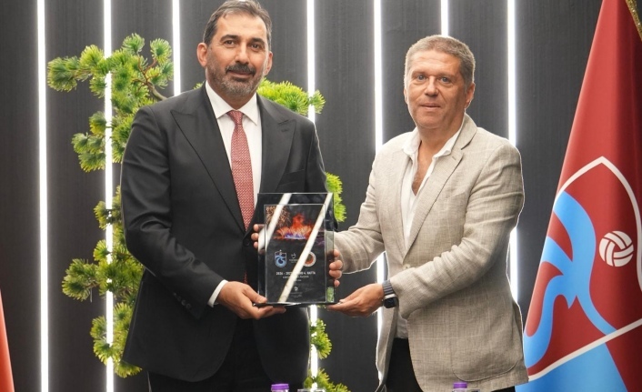Maç öncesi dostluk yemeği