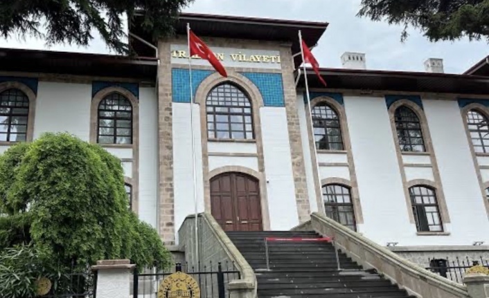 "Siber suçlarla mücadele kapsamında son 5 günde düzenlenen operasyonlarda 826 şüpheli yakalandı."