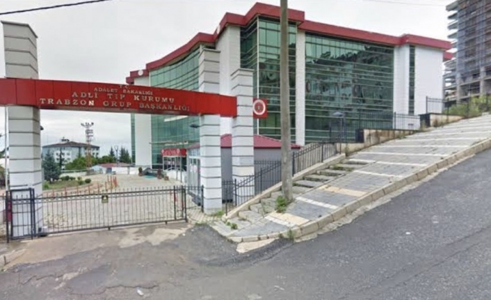 Of’ta bir şahıs yol kıyıda ölü bulundu.