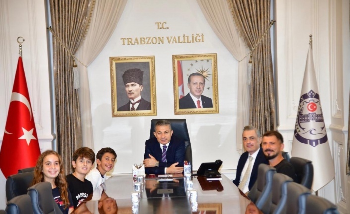 Karadeniz tenis kulübü Vali Şahin’i ziyaret etti