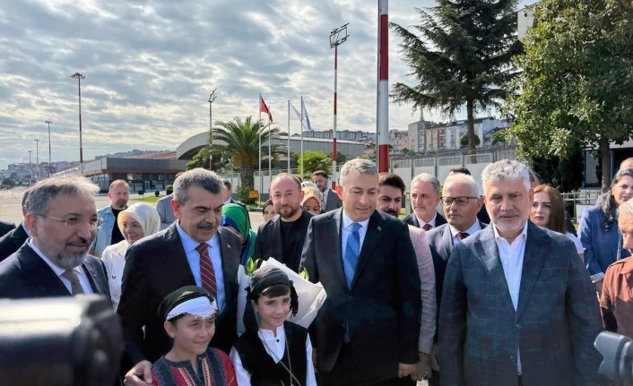Bakan Tekin ve Başkan Alpakuş trabzon’da.
