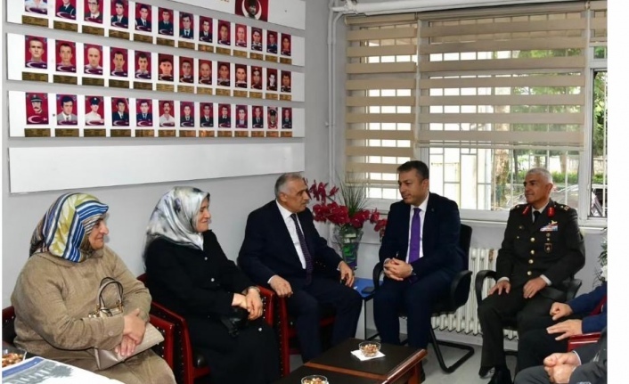 Vali Şahin Başkan Kumaş’ı ziyaret etti