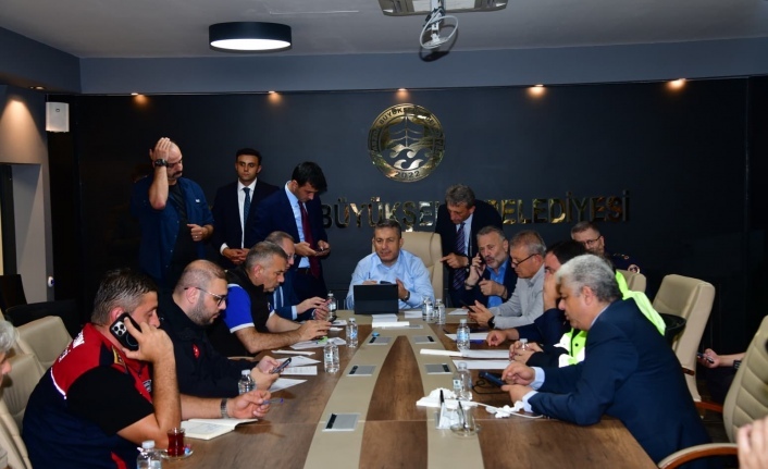 İlimizde etkili olan yağışlara karşı yürütülen çalışmalar aralıksız devam etmektedir.