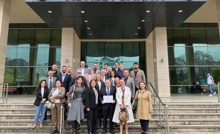 YENİ Parti il yönetim Mazbatasını aldı.