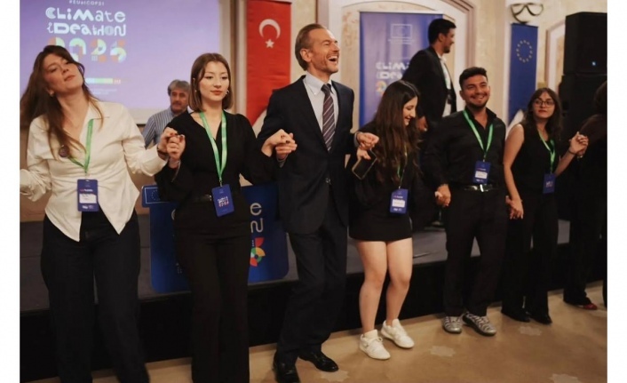 BÜYÜKELÇİLER TRABZON'DA HORON OYNADI