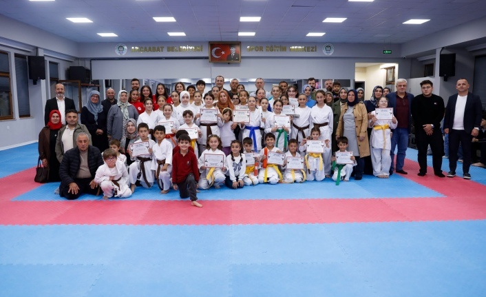 AKÇAABAT’TA 60 SPORCU KARATE KUŞAK SINAVINDA TER DÖKTÜ