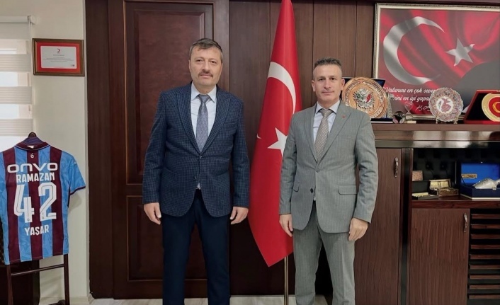 Başkan hacı Salihoğlu defterdar Yaşar’ı ziyaret etti.