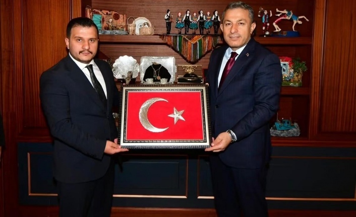 Ülkü ocaklarıı’nda vali Şahin’i ziyaret