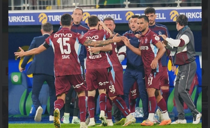 Trobzonspor Rize'de İmkânsızı Başordı! 7 Gollü Derbide Büyük Zafer