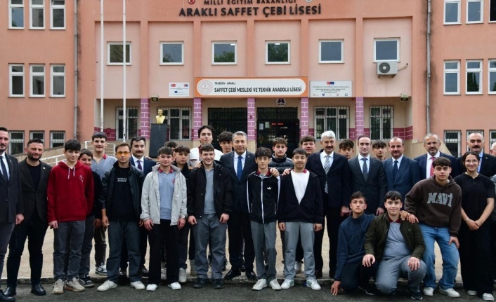 Vali Şahin araklı’da.