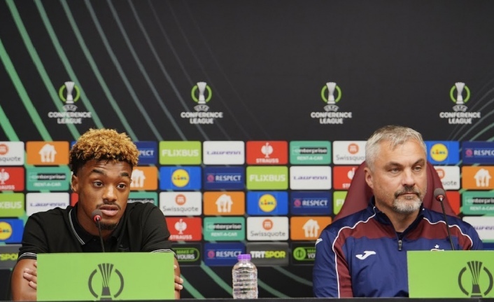 Teknik Direktörümüz Thomas Reis ve futbolcumuz Wagner Pina basın toplantısı düzenledi