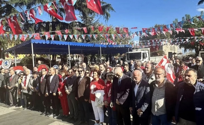 Eğitim -iş Atatürk alanında.