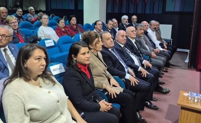 Cumhuriyet Bayramı’nı anlam ve önemi Beşikdüzü‘nde anlatıldı.