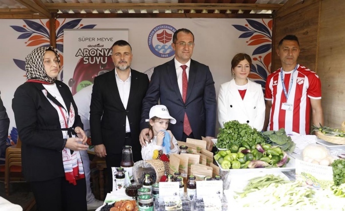 Başkan Osman Nuri Ekim gastronomi festivalinde.